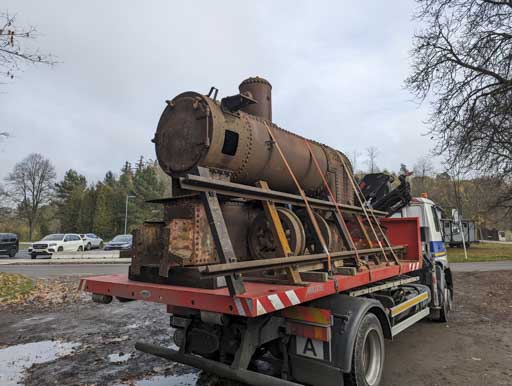 Oprava parní lokomotivy jednotlivé díly